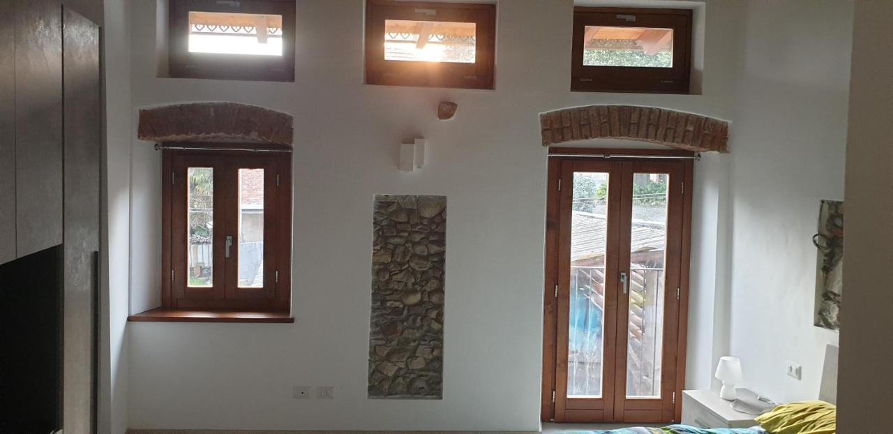 Travedona Casa Del Lago מראה חיצוני תמונה