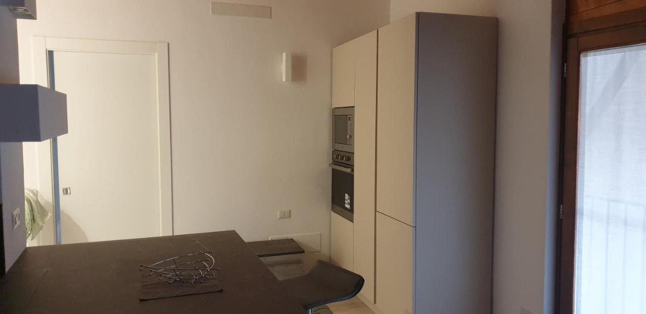 Travedona Casa Del Lago מראה חיצוני תמונה