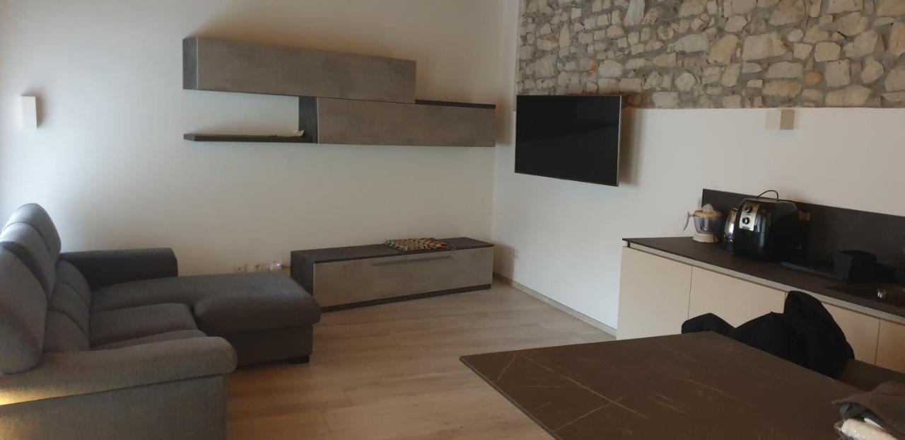 Travedona Casa Del Lago מראה חיצוני תמונה